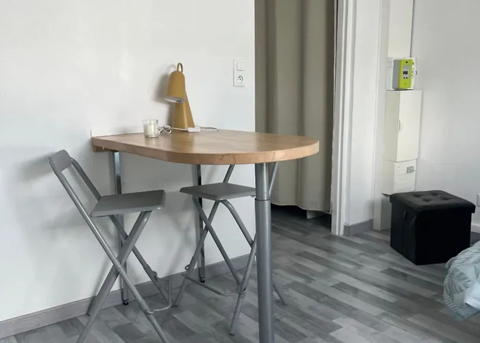 Studio / Chambre Calme Pres De L\'Etang St Pierre.